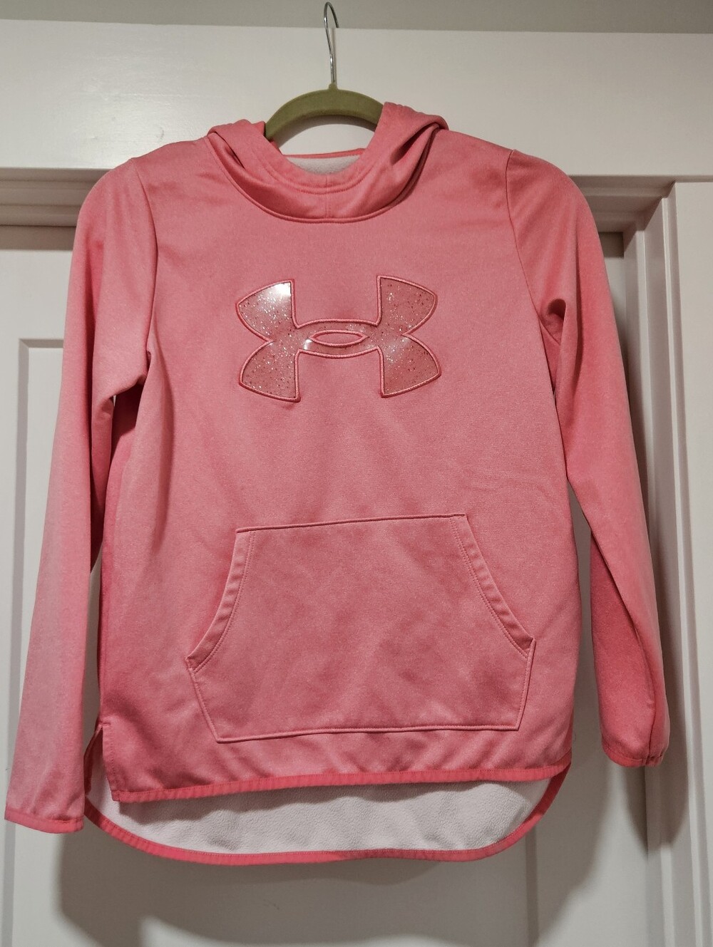 Under Armour Girls pink sweatshirt hoodie Large